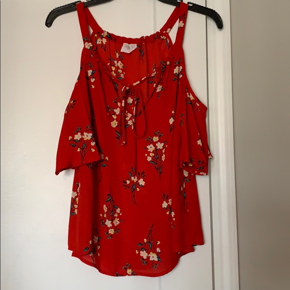 Cold shoulder tank top